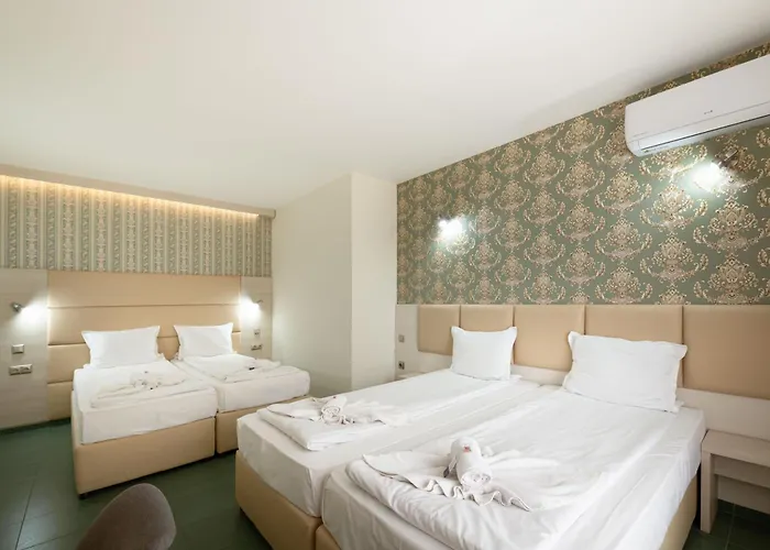 Perla First Line Lejlighed